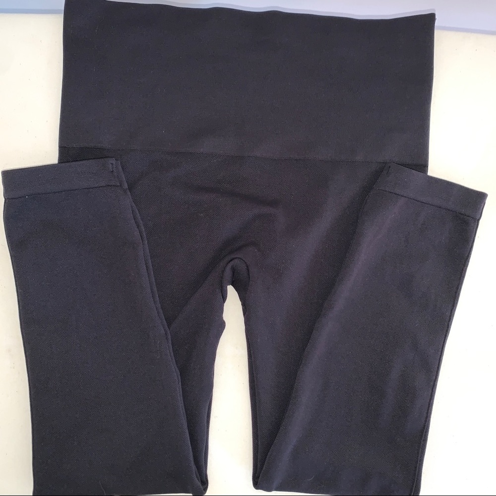 SPANX CROPPED LENGTH LEGGINGS